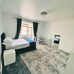 Pensionat Blue Rain, Hillingdon