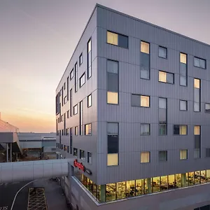 מלון Hampton By Hilton London Gatwick Airport